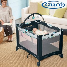 Graco 美國 PNP Base Folding Feet Playard 舒適嬰幼兒安撫遊戲床（彩雲）兩階段使用,收摺容易,節省空間